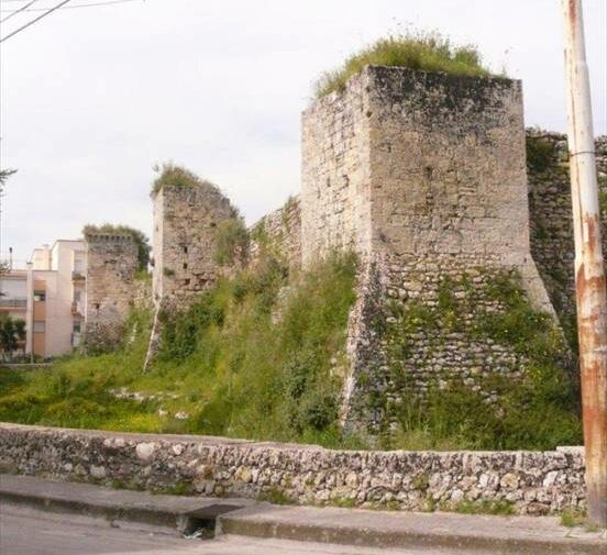 Premiate le tesi di laurea sul restauro dei castelli di Tutino e Massafra