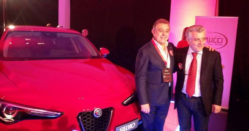 Francesco Maldarizzi accanto all'Alfa Romeo Stelvio