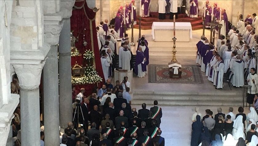 ​L’addio al vescovo Pichierri