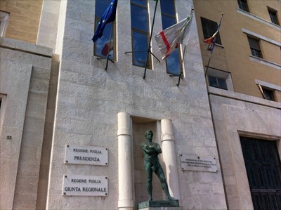 Il Palazzo della giunta regionale a Bari