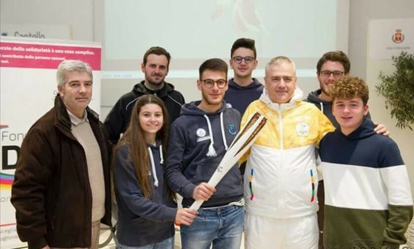 La fiaccola olimpica di Vittorio Brandi a Bisceglie