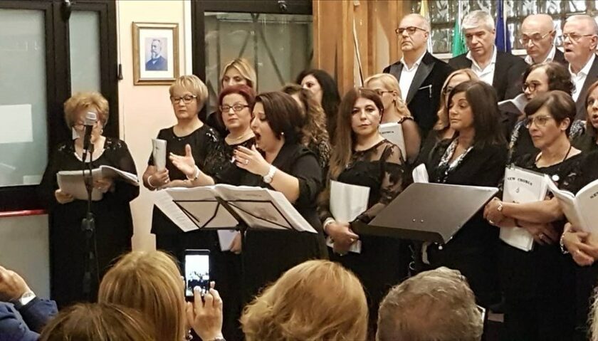 il New Chorus​ incanta con la melodia di Napoli