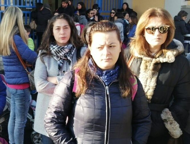 La protesta delle mamme degli alunni della scuola Salnitro