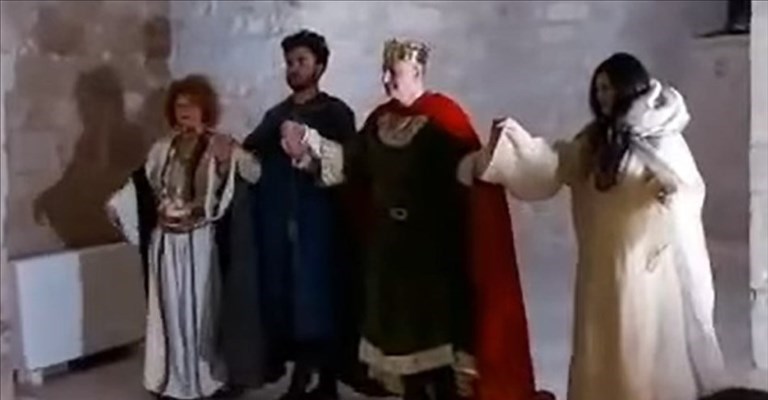 Il Teatro del Viaggio diretto da Gianluigi Belsito ha recitato per il Principe nel Castello di Trani