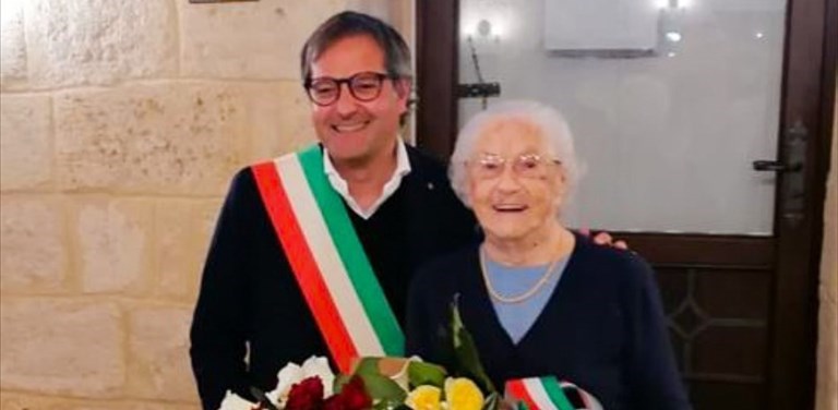 Nonna Maria Squiccimarro festeggia i suoi 100 anni